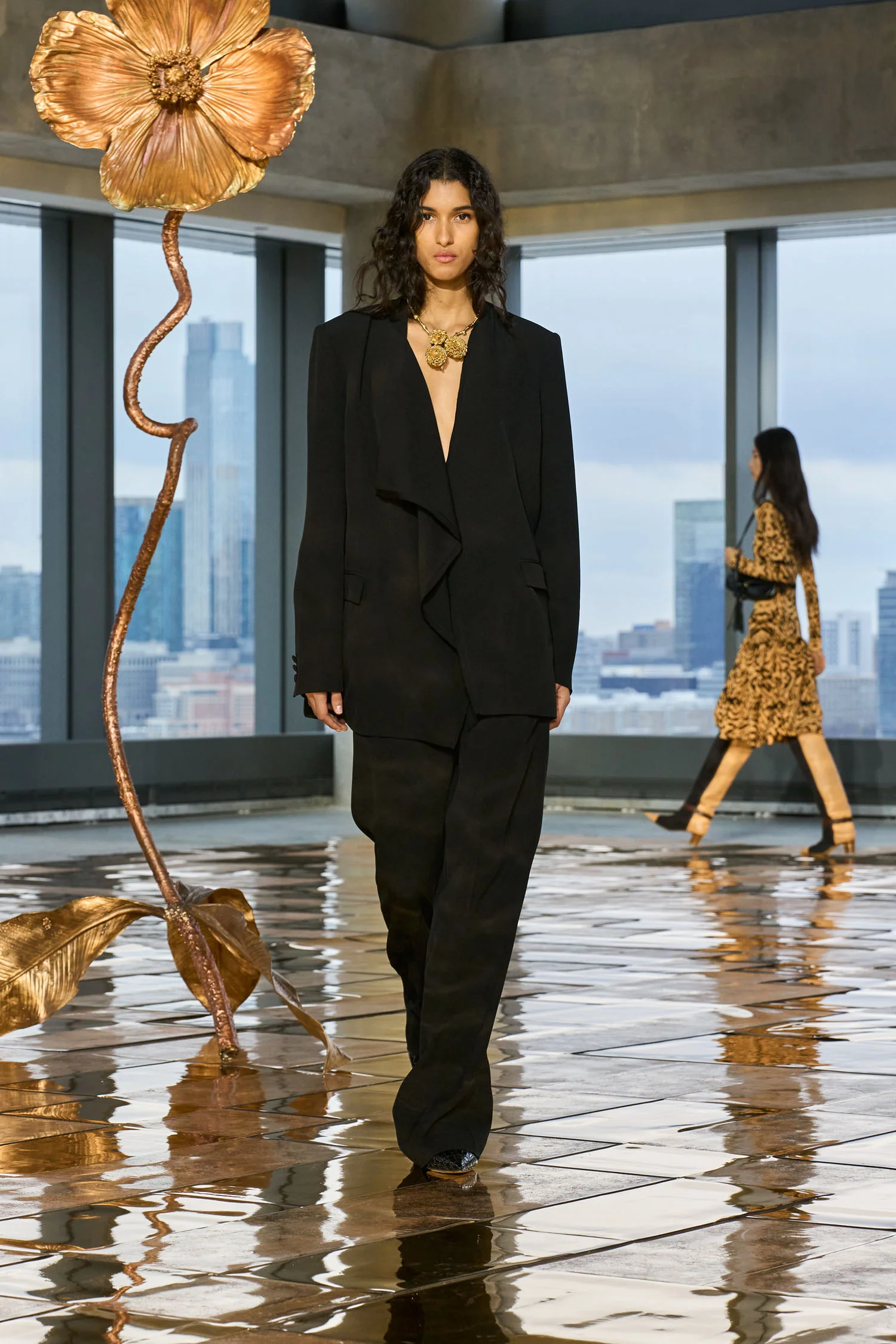 Elea Draped Front Blazer- Noir - Image 5